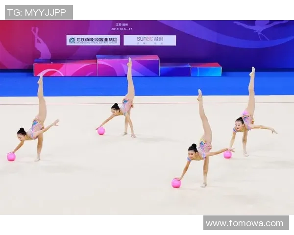 足球明星展现惊人柔韧性与技巧的精彩体操视频合集 足球明星展现惊人柔韧性与技巧的精彩体操视频合集